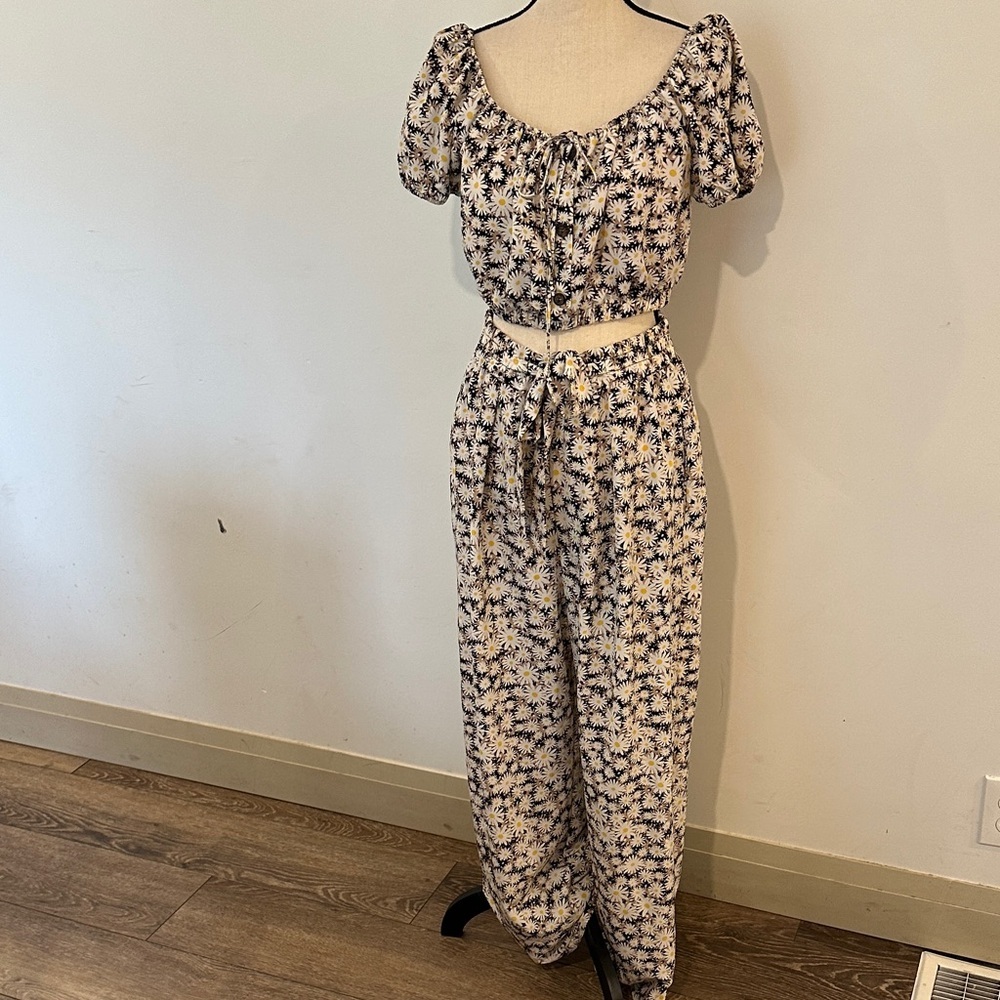 Lily Rose Daisy Black and Cream Floral Top and Pant Set XL